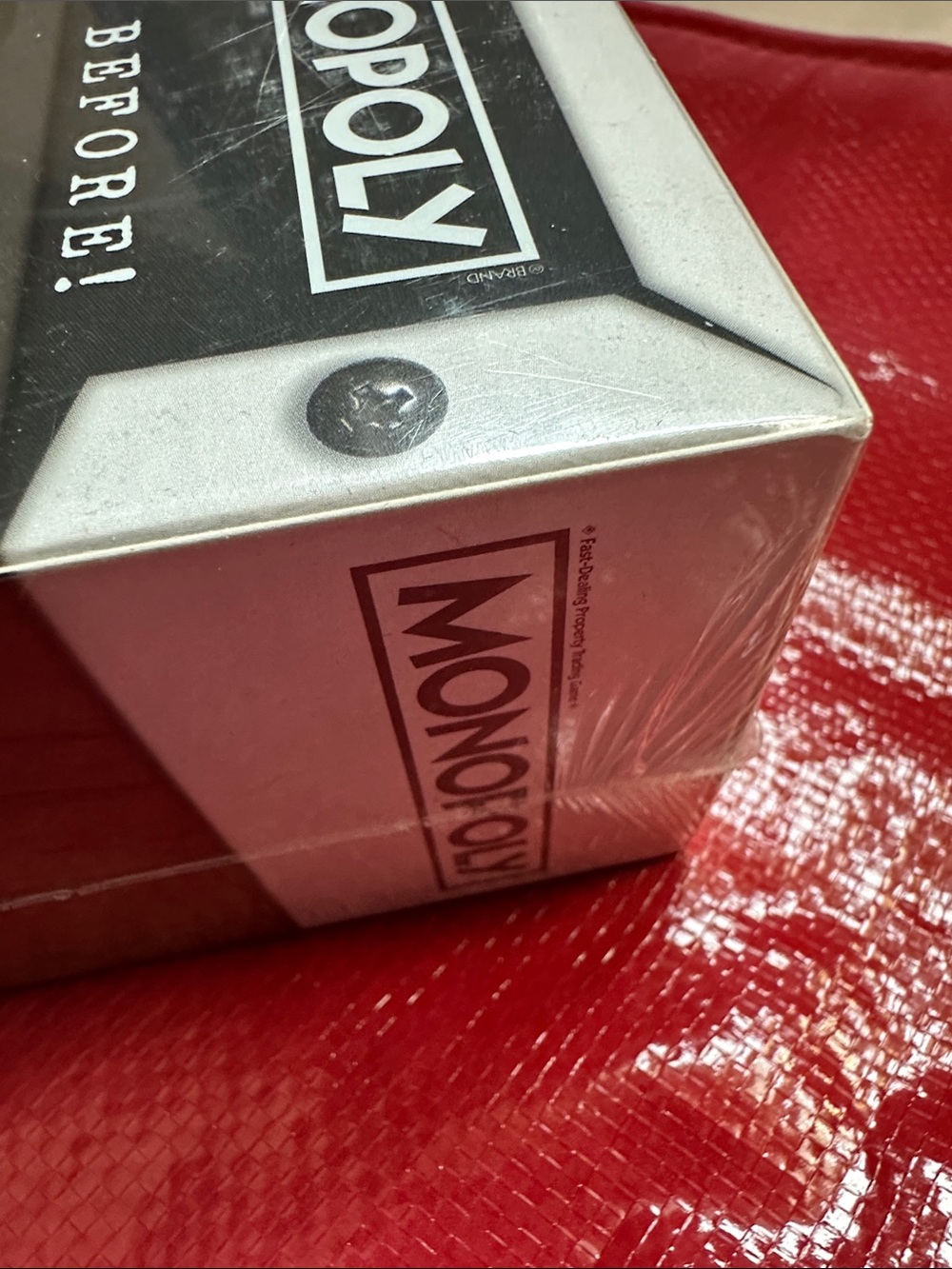 Stranger Things Monopoly Collector's Edition - Picture 6 of 7